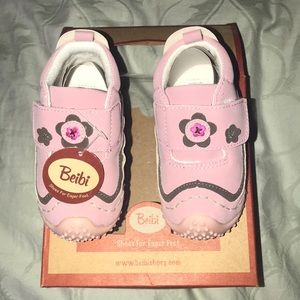 NIB Beibi Shoes for Eager Feet, size 12-18 mos